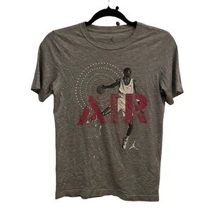Jordan Air Grey Short Sleeve Boy Large 
Condition 7/10 (small white paint)
